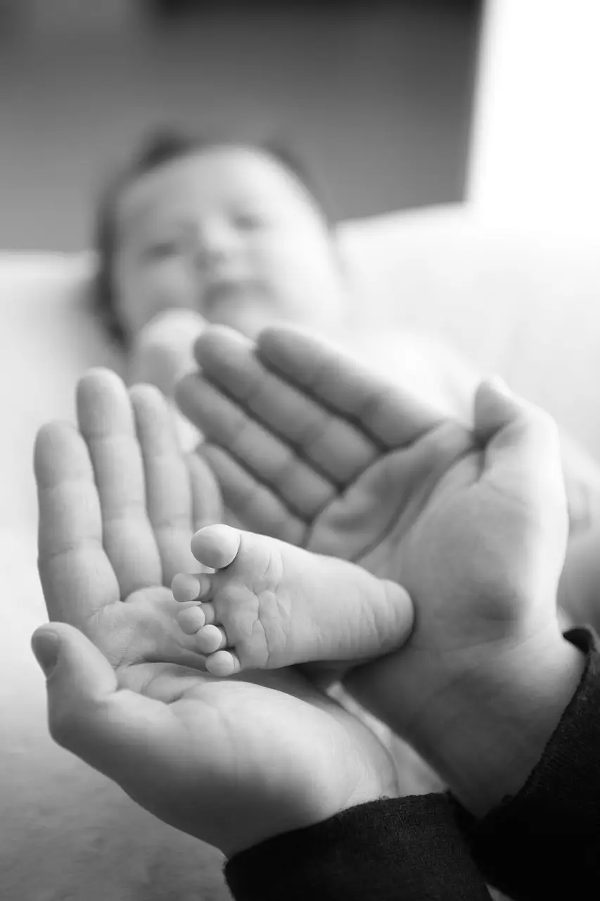 baby, foot, hands, baby foot, newborn, fatherhood, parent, parenthood, hold, black and white, monochrome, dad, fingers, toes, small foot, baby, baby, baby, baby, baby, foot, foot